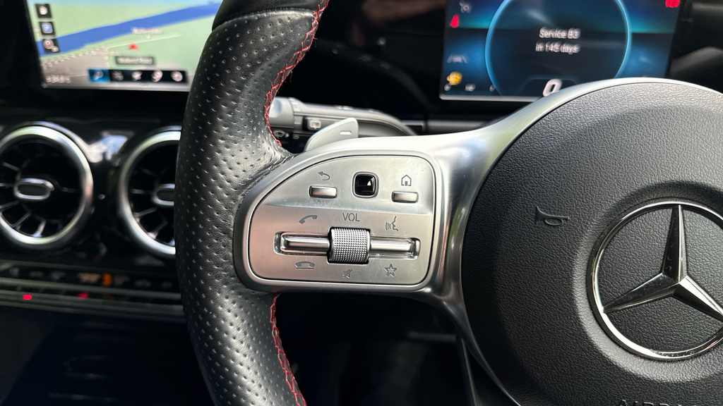 Mercedes-Benz GLA Class Amg Line Edition Black #35