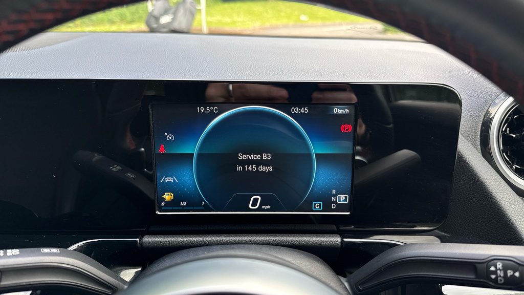 Mercedes-Benz GLA Class Amg Line Edition Black #32