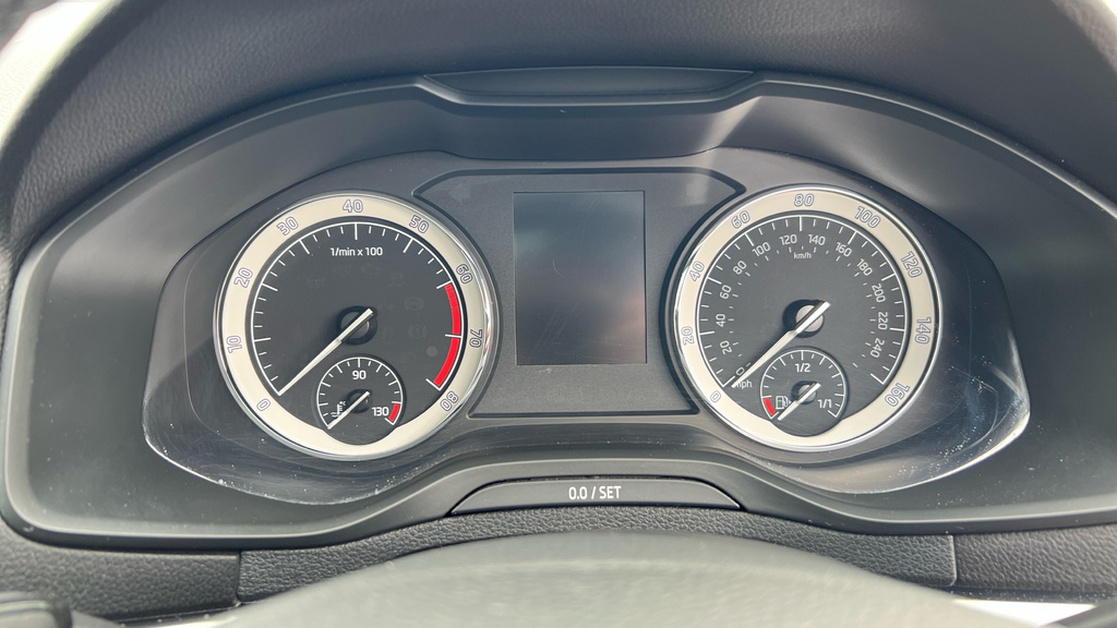 Skoda Karoq Suv Beige #18