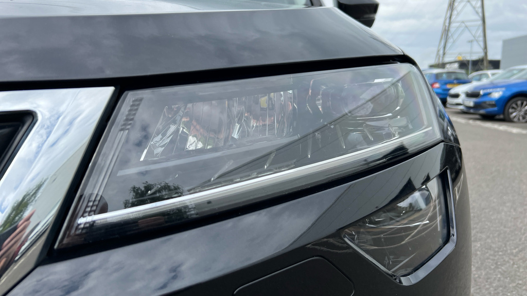 Skoda Karoq Suv Beige #27