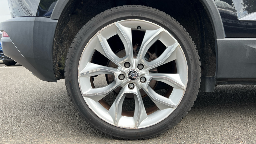 Skoda Karoq Suv Beige #23