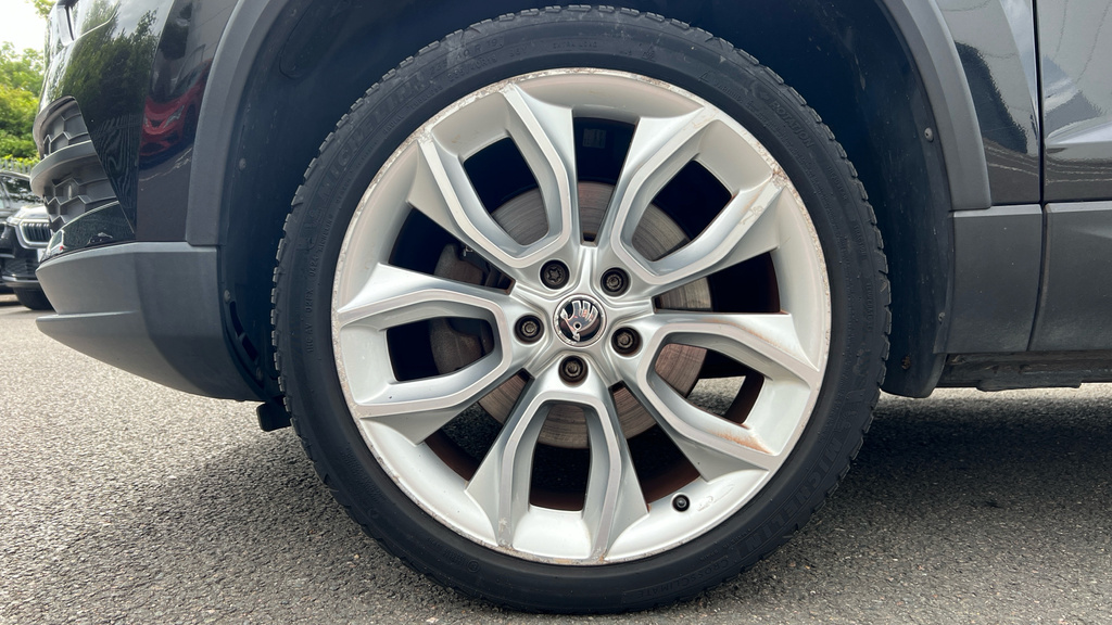Skoda Karoq Suv Beige #25