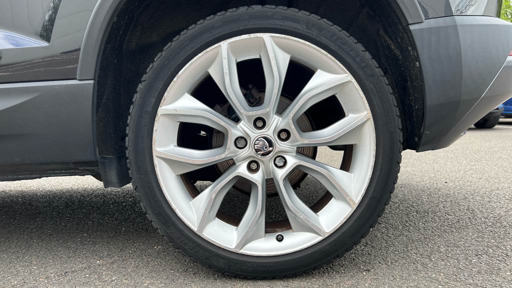 Skoda Karoq Suv Beige #24