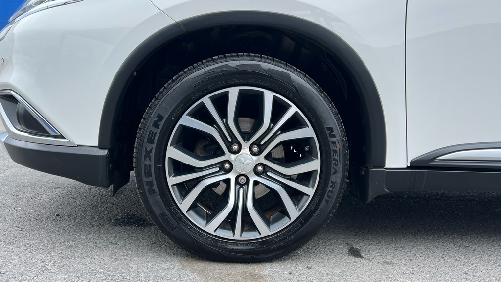 Mitsubishi Outlander 2.0 Phev Gx5hs White #37