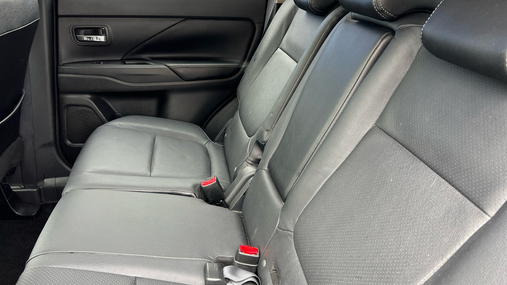 Mitsubishi Outlander 2.0 Phev Gx5hs White #31