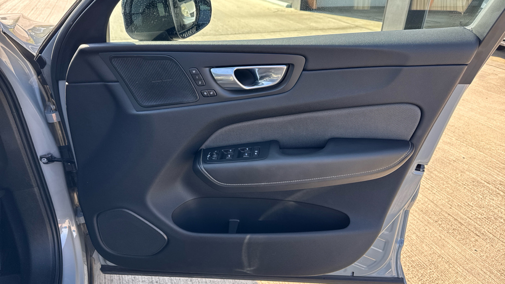 Volvo XC60 Ultra Black Edition Blue #38