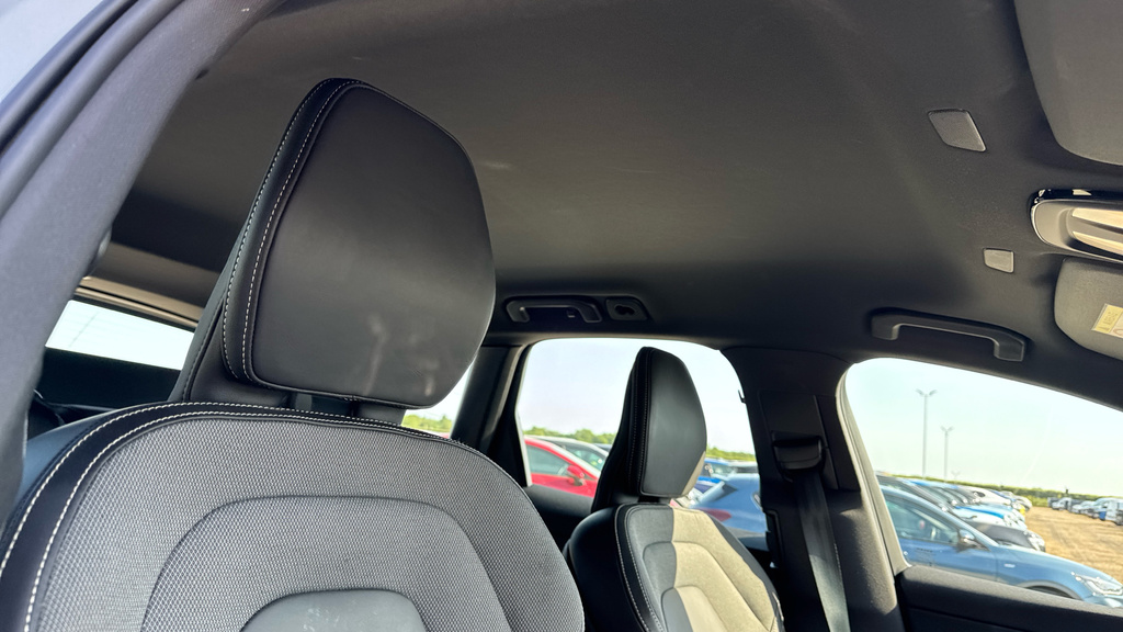 Volvo XC60 Ultra Black Edition Blue #40