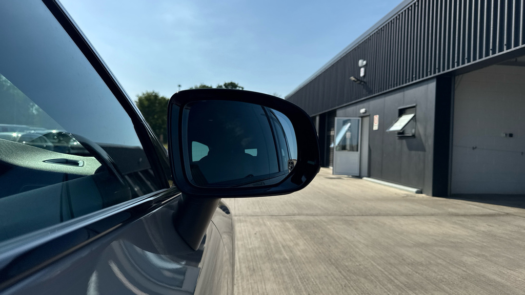 Volvo XC60 Ultra Black Edition Blue #41
