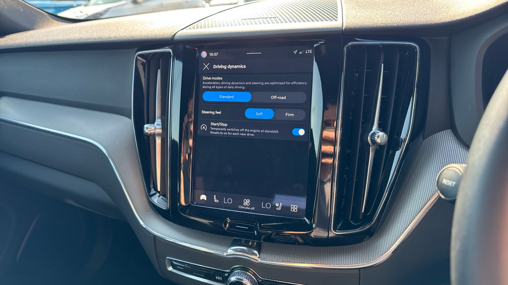 Volvo XC60 Ultra Black Edition Blue #46