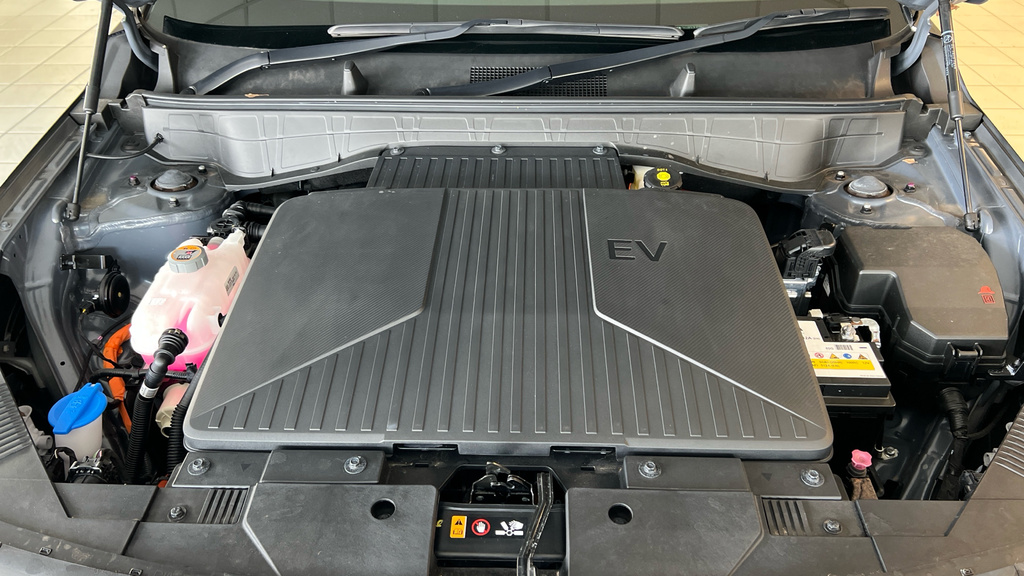 Hyundai Kona E 218Ps Ultimate Grey #24