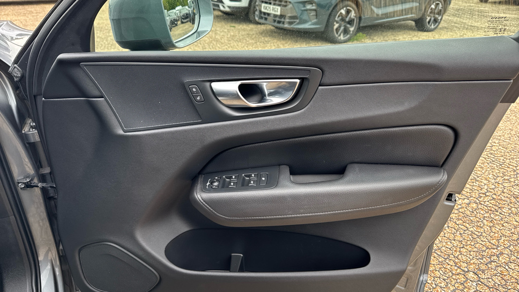 Volvo XC60 B4 R-design Awd Mhev Grey #38
