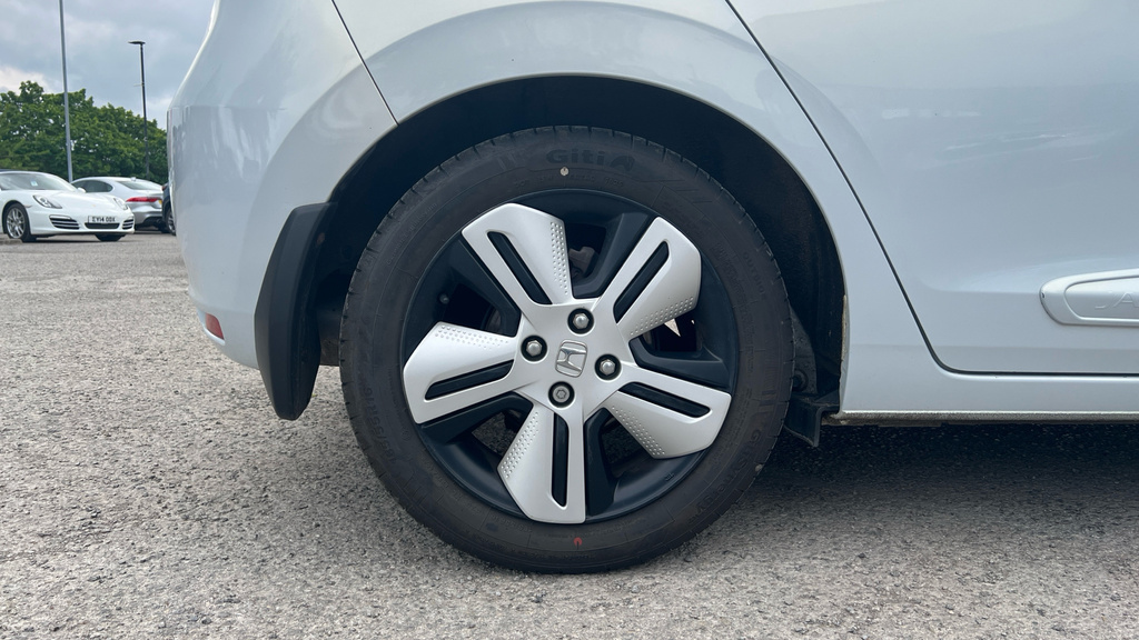 Honda Jazz Ex I-mmd Cvt White #13