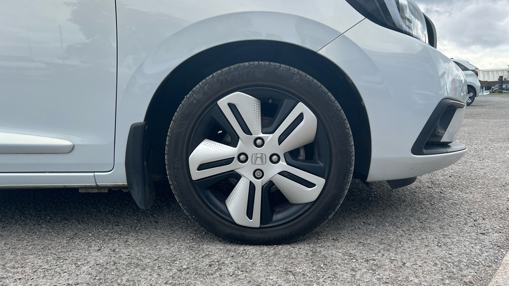 Honda Jazz Ex I-mmd Cvt White #26