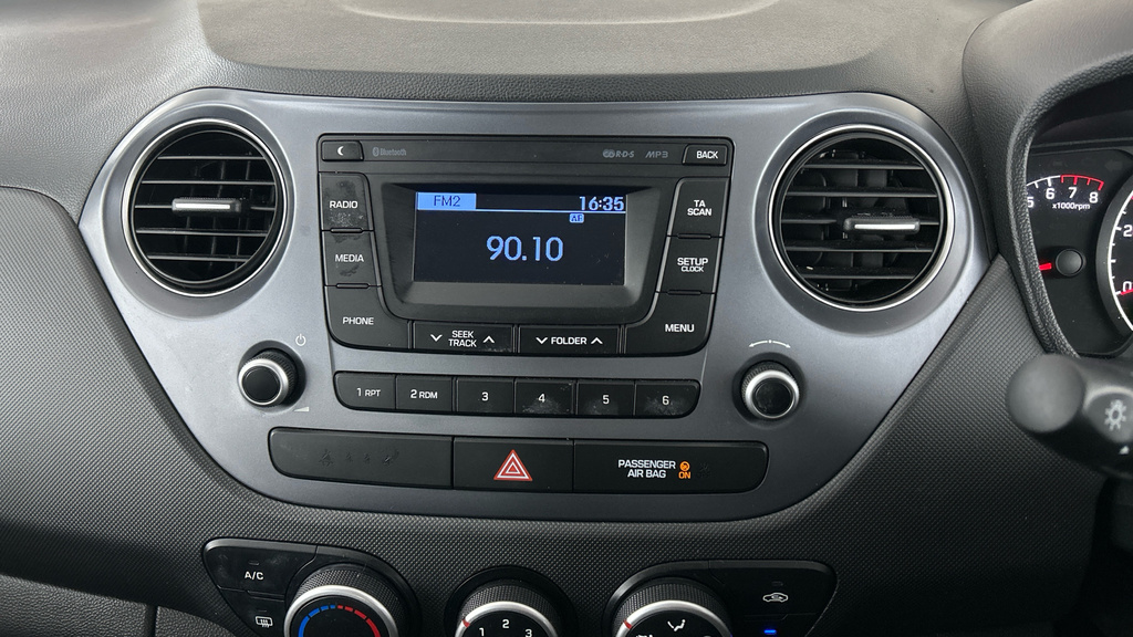 Hyundai I10 Hatchback 1.0 67Ps Play Grey #13