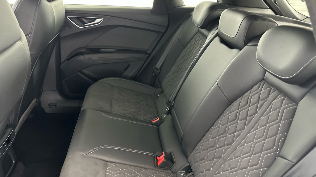 Audi Q4 E Tron 150Kw 40 82.77Kwh S Line White #21