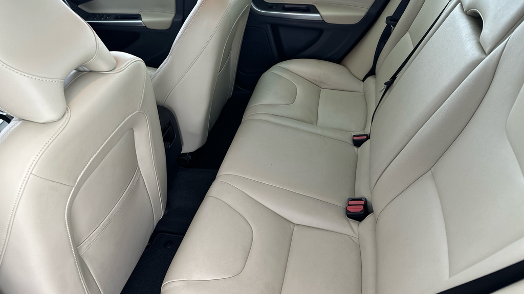 Volvo V60 Se Lux Nav T4 Silver #23