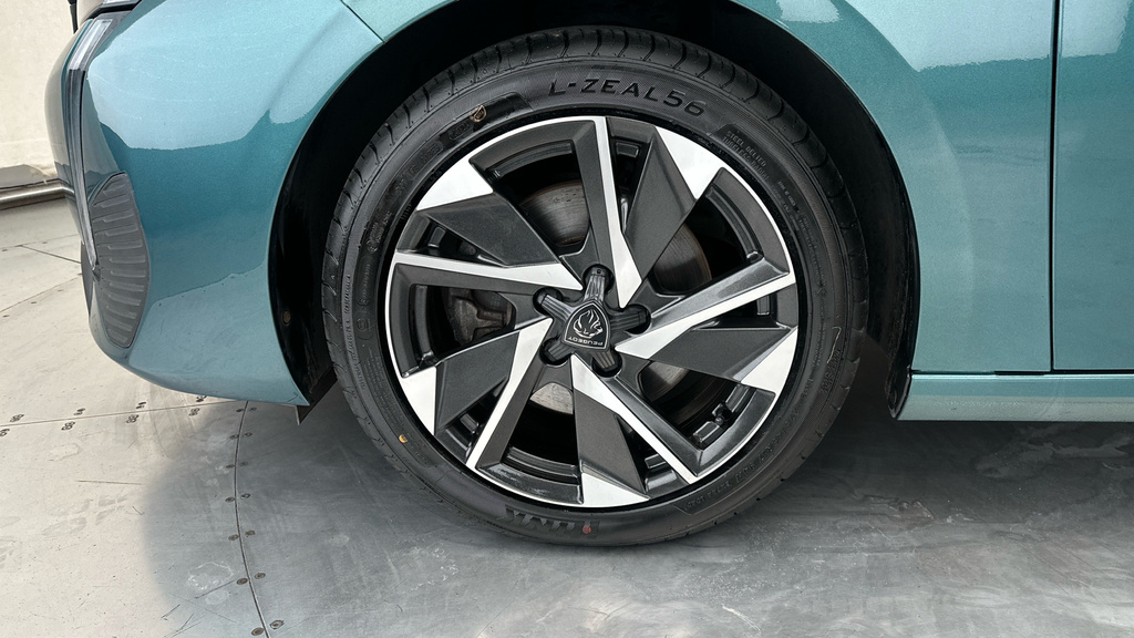 Peugeot 308 1.2 Puretech Active Premium Eat8 Grey #25