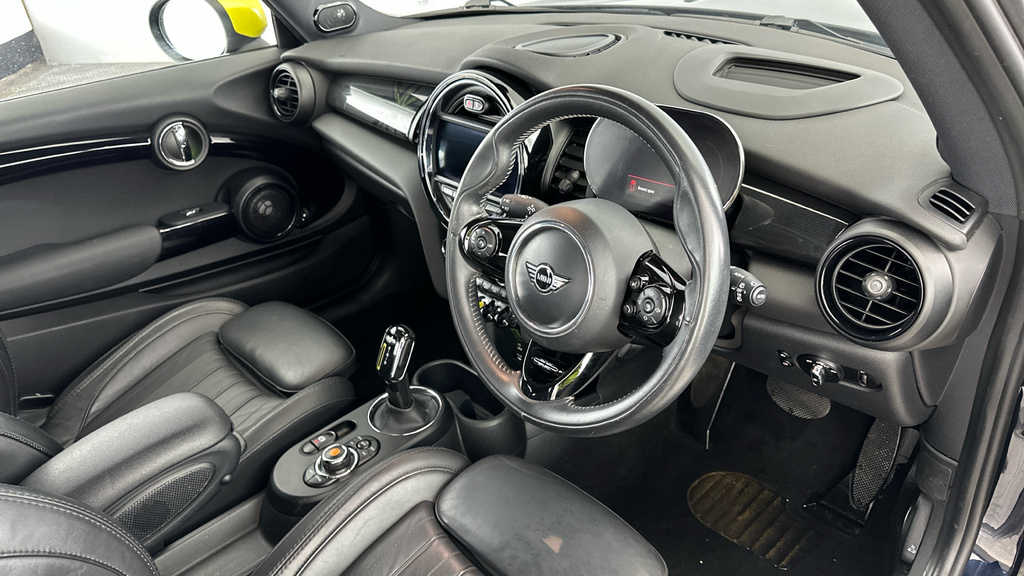 Mini Hatch 1.5 Cooper Sport Hatchback Euro #9