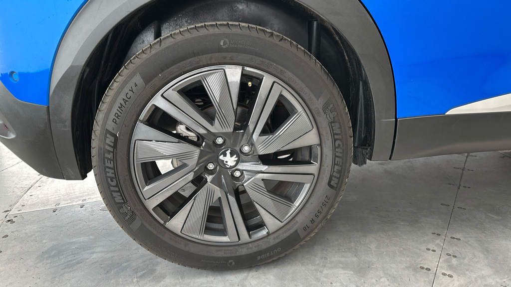 Peugeot e-2008 Gt Premium Black #28