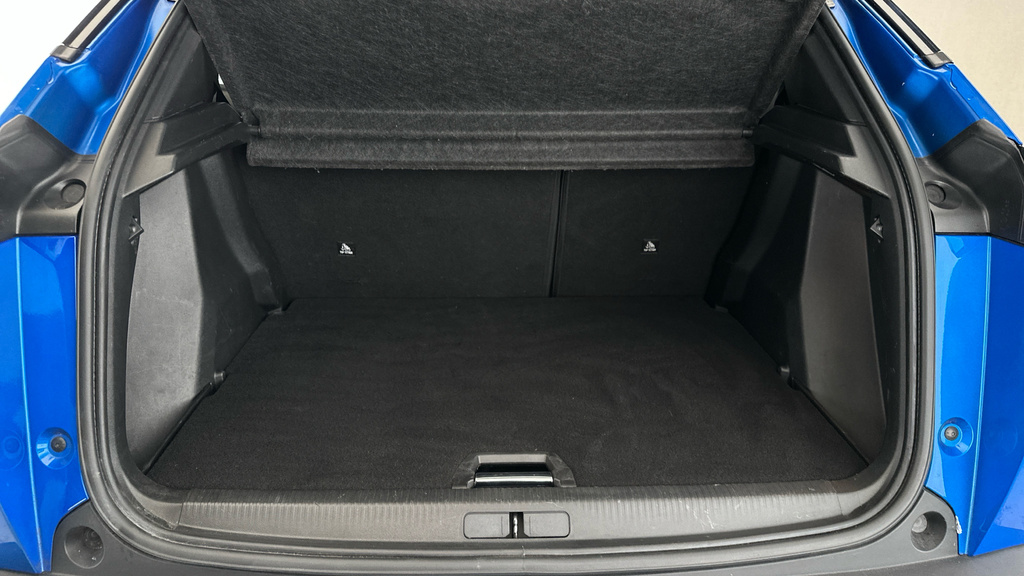 Peugeot e-2008 Gt Premium Black #24