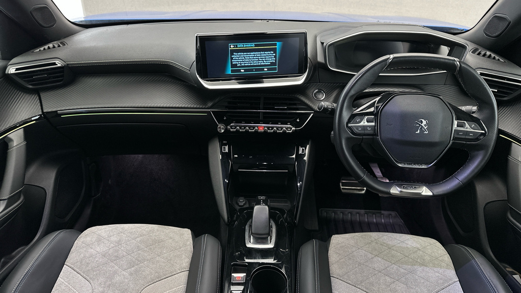 Peugeot e-2008 Gt Premium Black #18