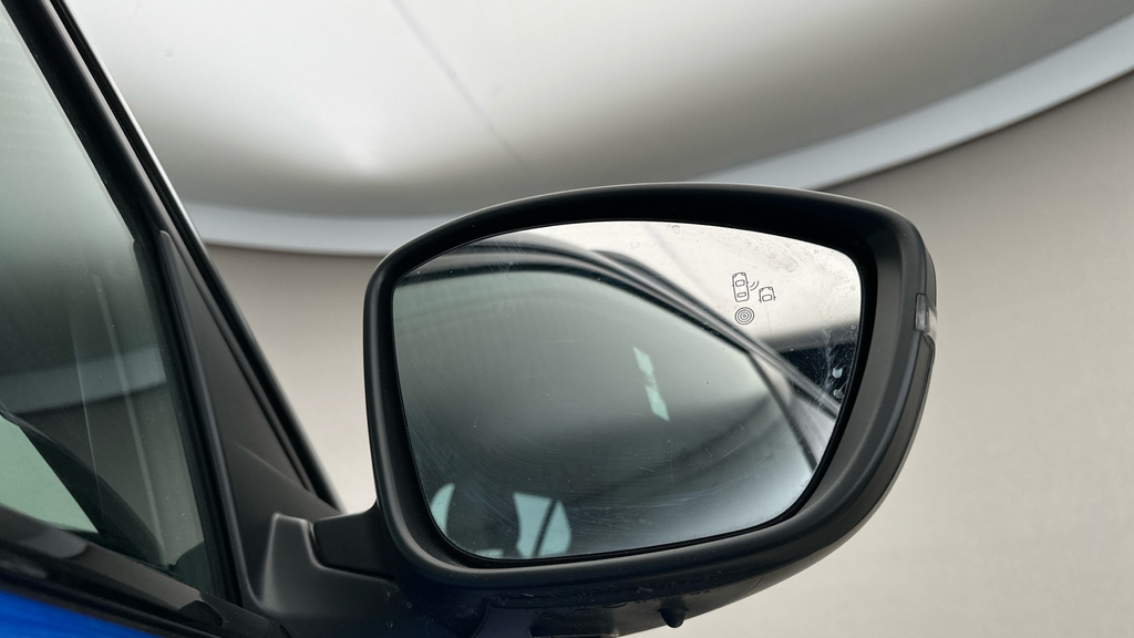Peugeot e-2008 Gt Premium Black #4