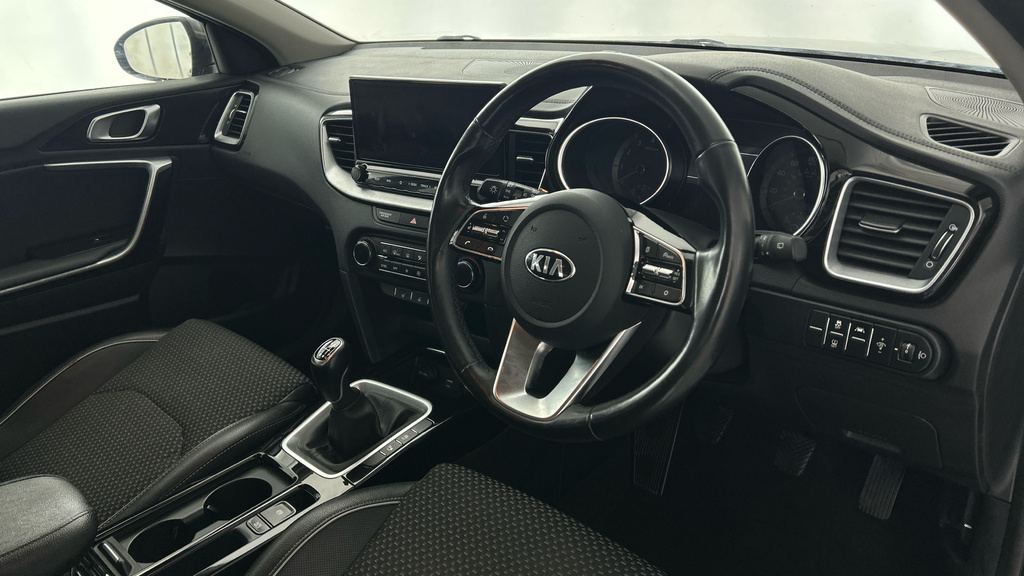 Kia Xceed 2 Black #9