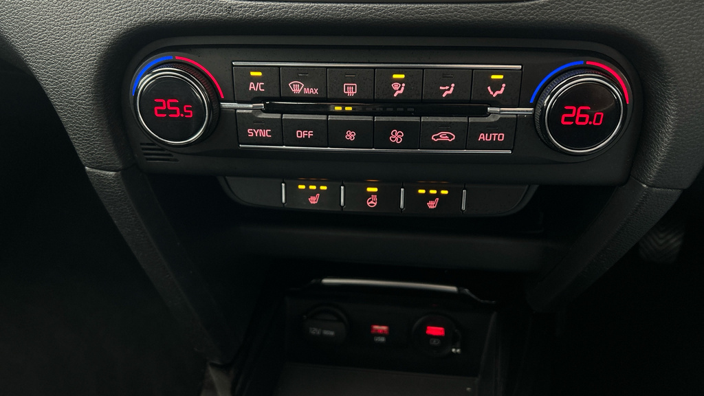 Kia Xceed 2 Black #15