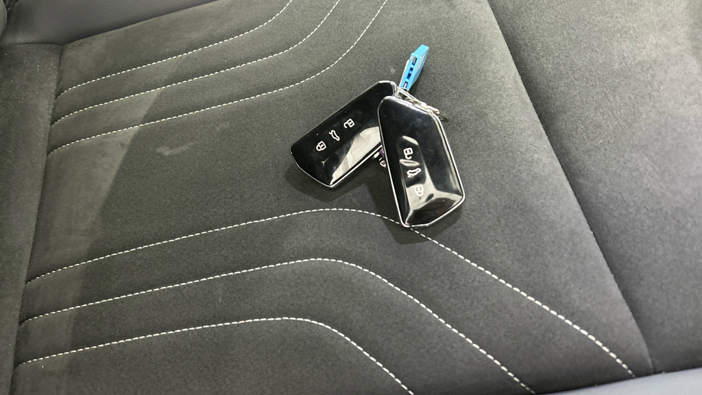 Volkswagen ID.4 Suv Grey #30