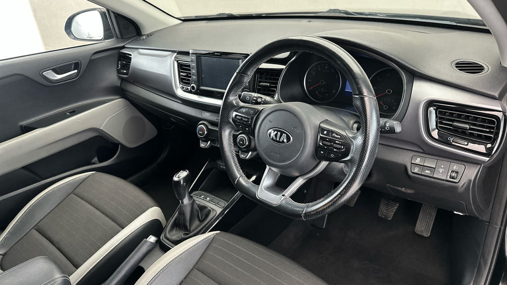 Kia Stonic Mixx White #11