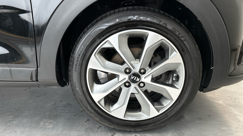 Kia Stonic Mixx White #28