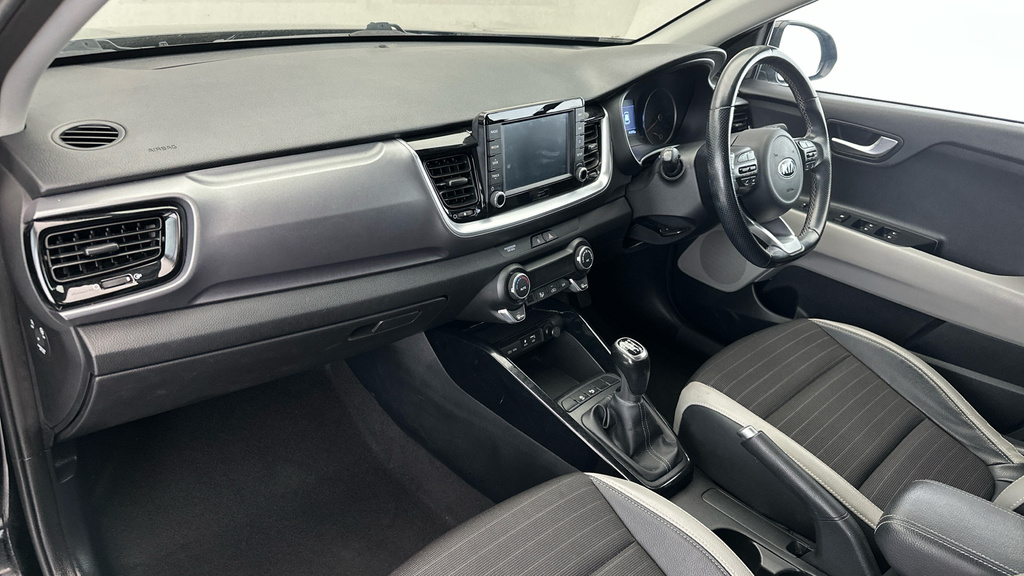 Kia Stonic Mixx White #12