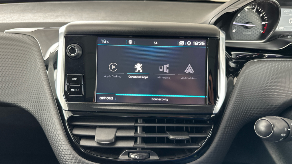 Peugeot 2008 Puretech Active White #15