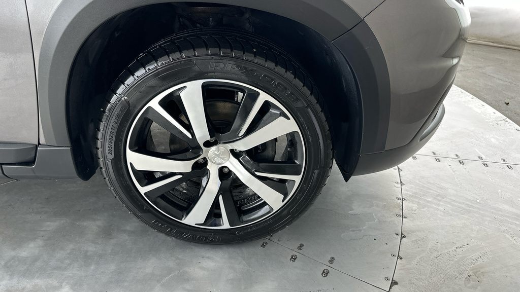 Peugeot 2008 Puretech Active White #27