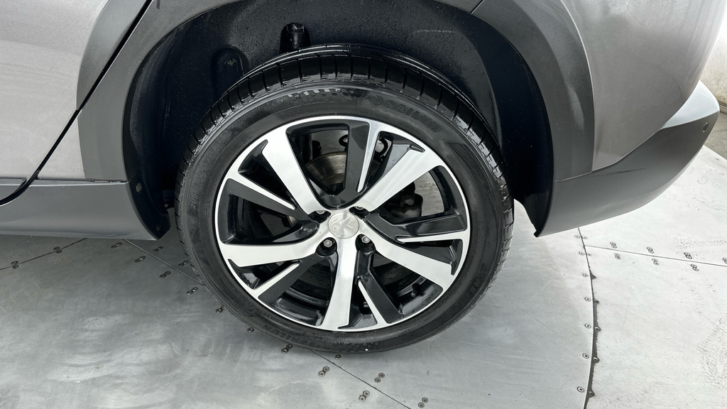 Peugeot 2008 Puretech Active White #25