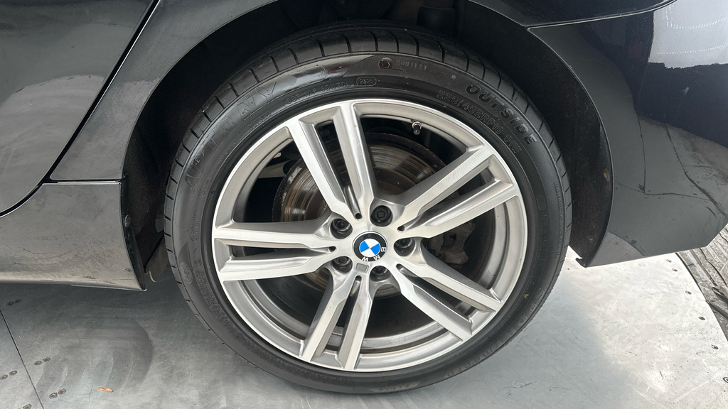 BMW 2 Series Active Tourer Hatchback White #25