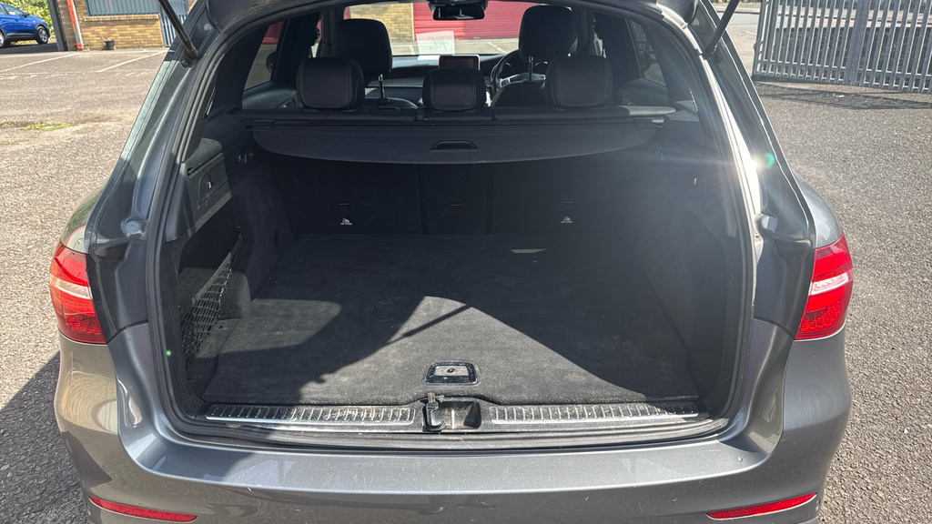 Mercedes-Benz GLC Class Glc 300 D 4Matic Amg Line Premium Plus Red #15
