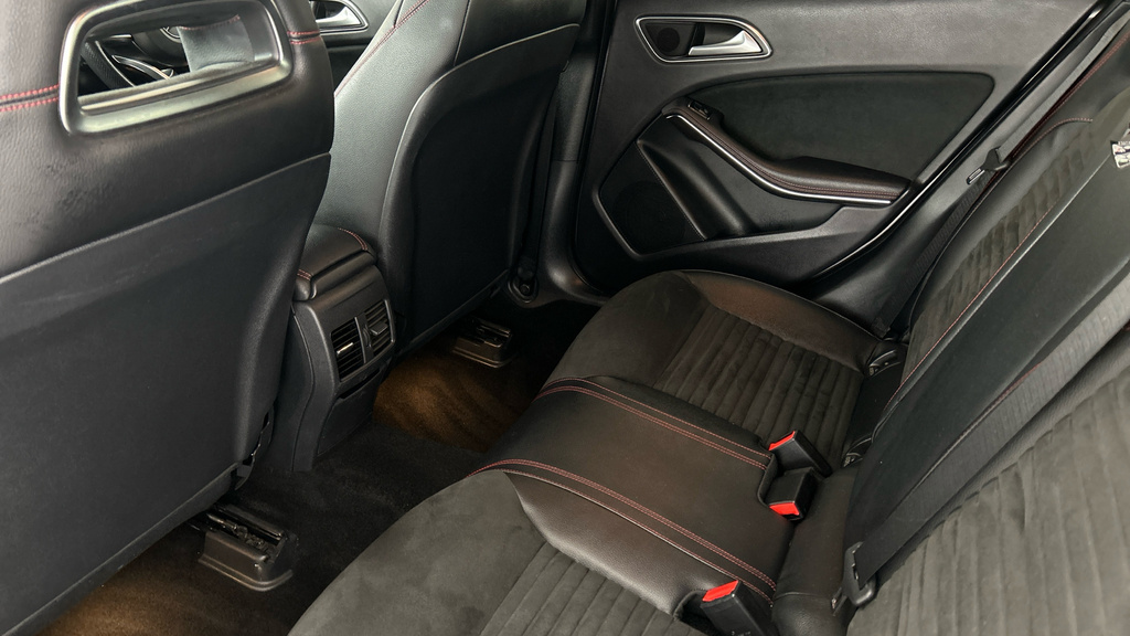 Mercedes-Benz GLA Class Gla 200 Amg Line Premium Grey #22