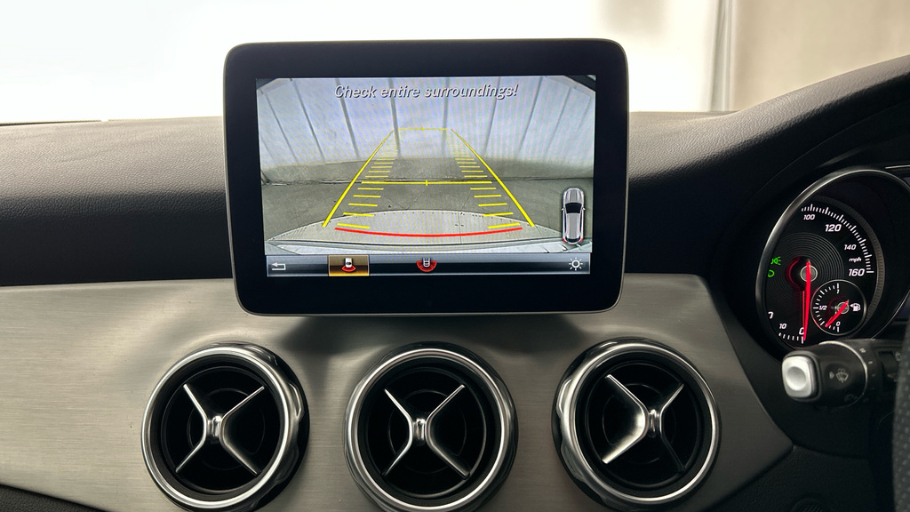 Mercedes-Benz GLA Class Gla 200 Amg Line Premium Grey #15
