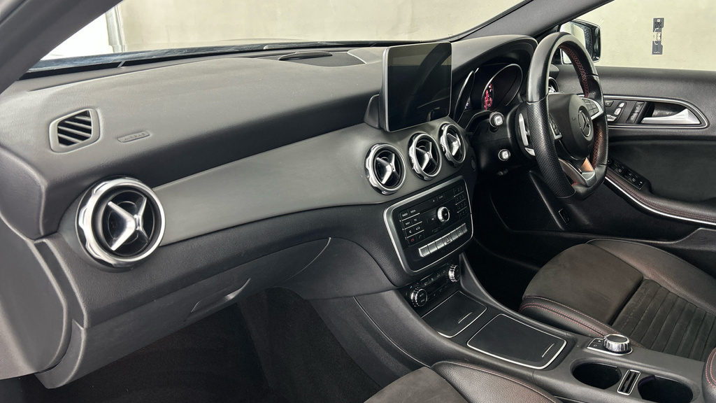 Mercedes-Benz GLA Class Gla 200 Amg Line Premium Grey #13