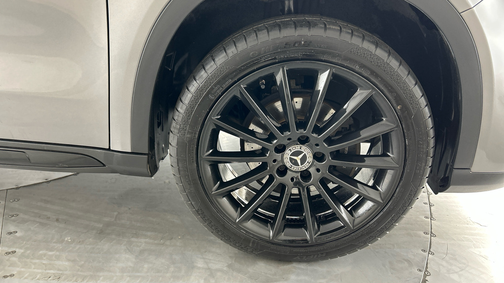 Mercedes-Benz GLA Class Gla 200 Amg Line Premium Grey #28
