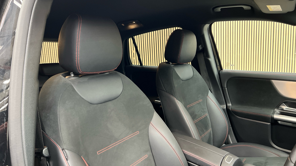 Mercedes-Benz EQA Suv Black #25