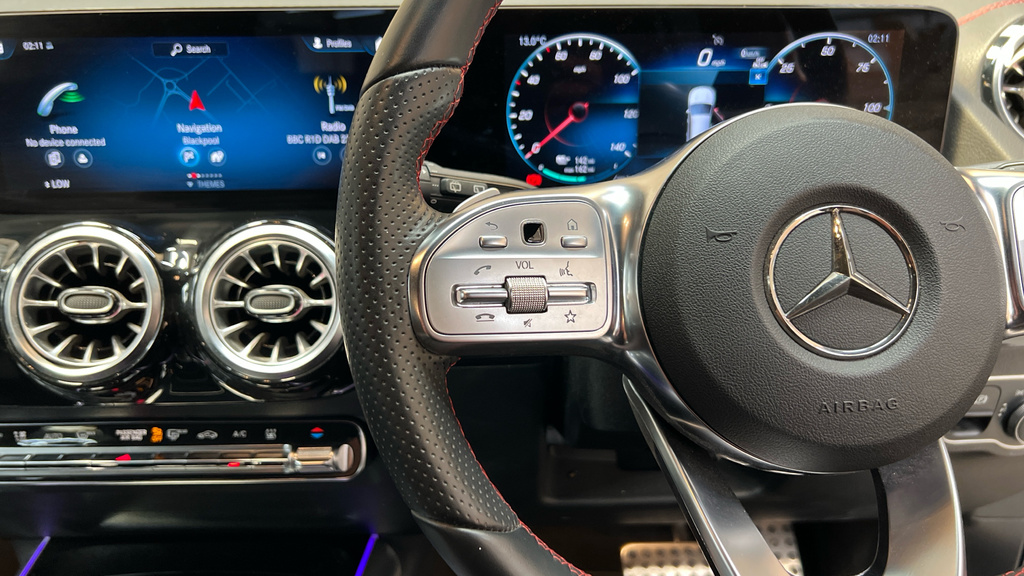 Mercedes-Benz EQA Suv Black #34