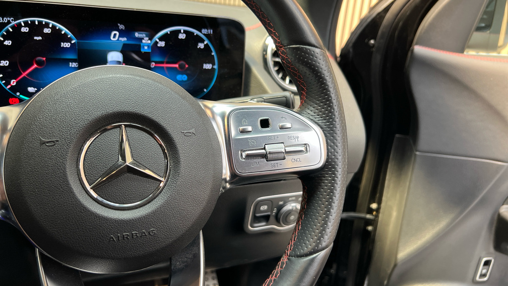 Mercedes-Benz EQA Suv Black #35