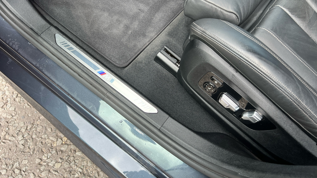 BMW X6 M M Competition Black #40