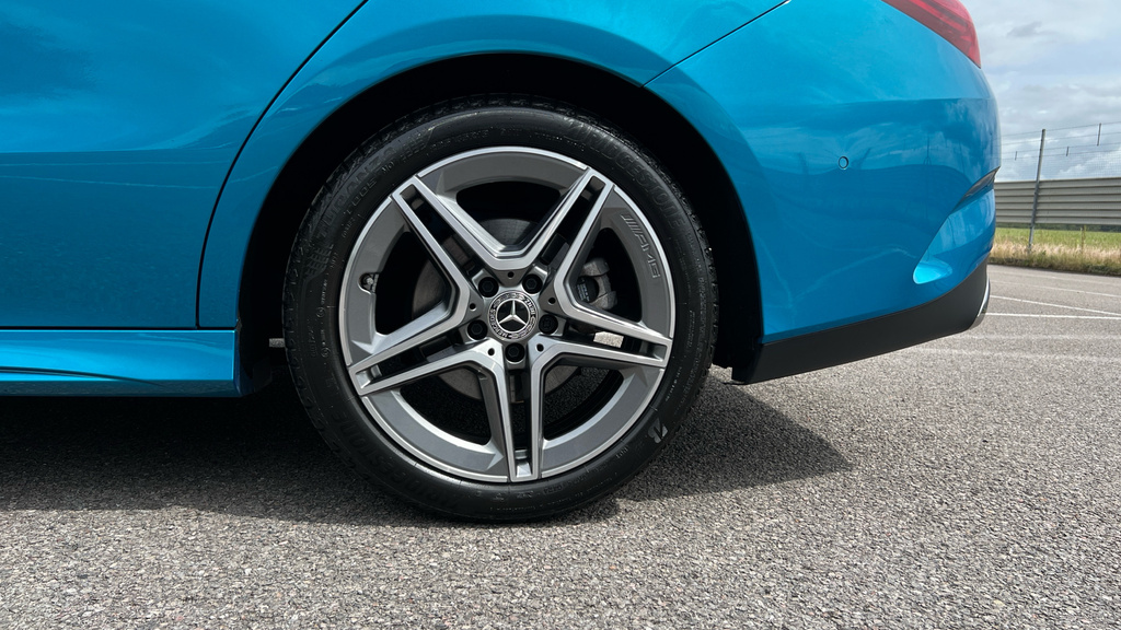 Mercedes-Benz CLA Class Cla 200 Amg Line Premium Tip Black #24