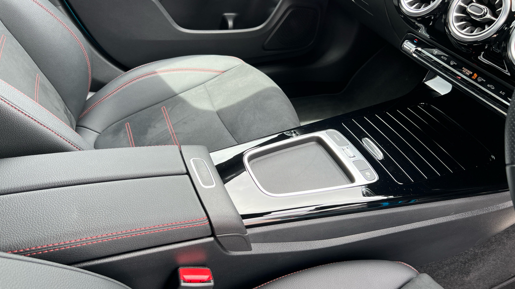 Mercedes-Benz CLA Class Cla 200 Amg Line Premium Tip Black #40