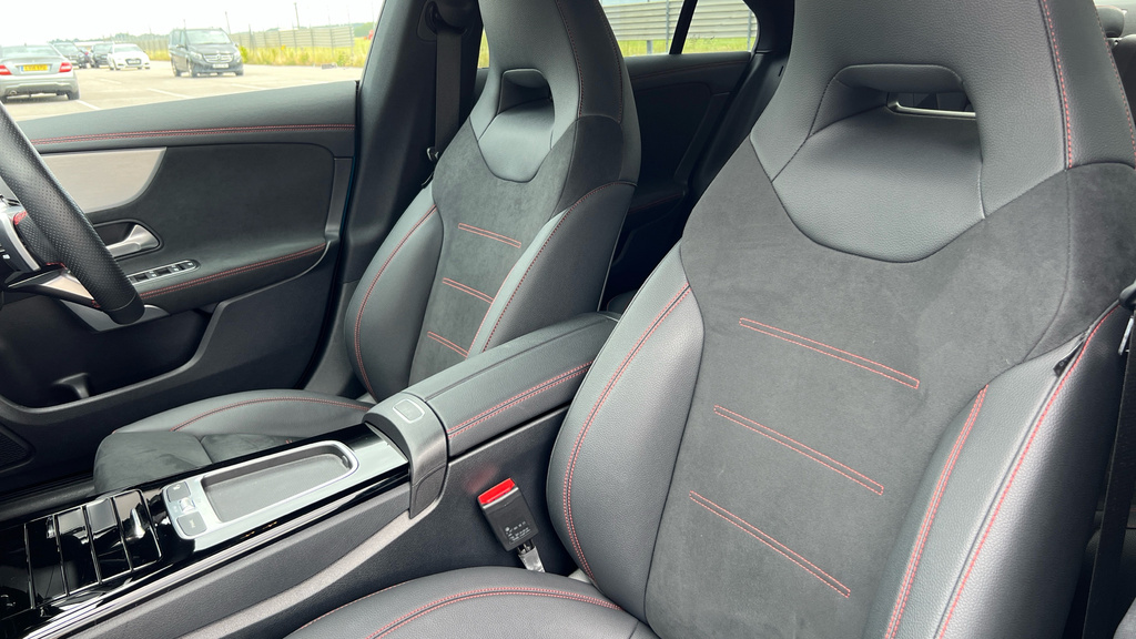 Mercedes-Benz CLA Class Cla 200 Amg Line Premium Tip Black #27