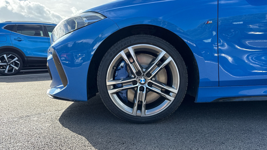 BMW 1 Series Hatchback 1.5 White #27