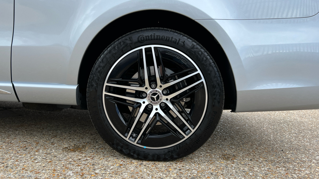 Mercedes-Benz V Class Mpv Black #37